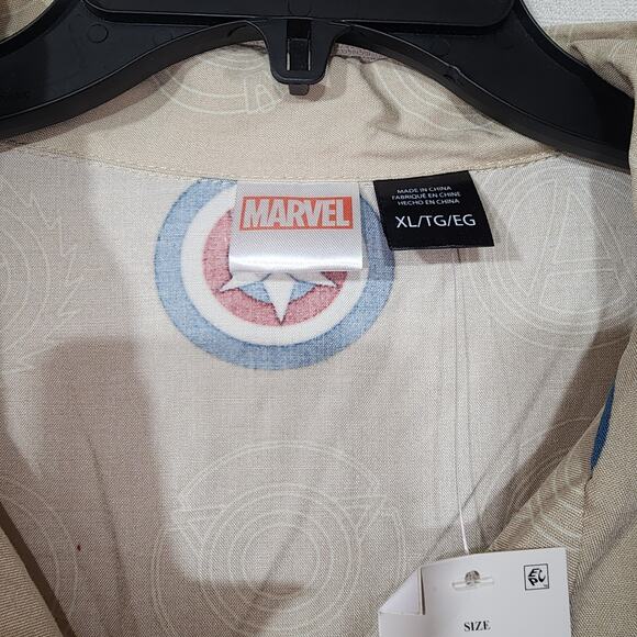 Captain America button down short sleeve shirt Men's X-Large - Picture 5 of 7